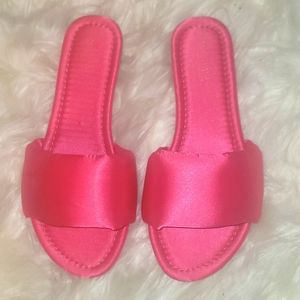 New size 7 satin pink with cushion strap